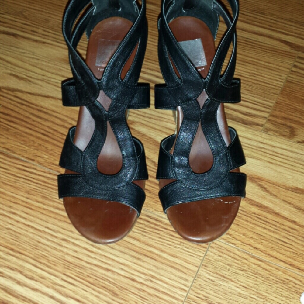 Black wedges